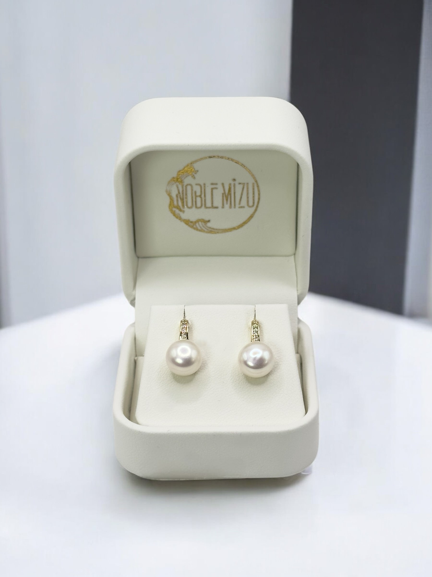 8 – 9 mm White Pearl Gold Plated Hook Earrings
