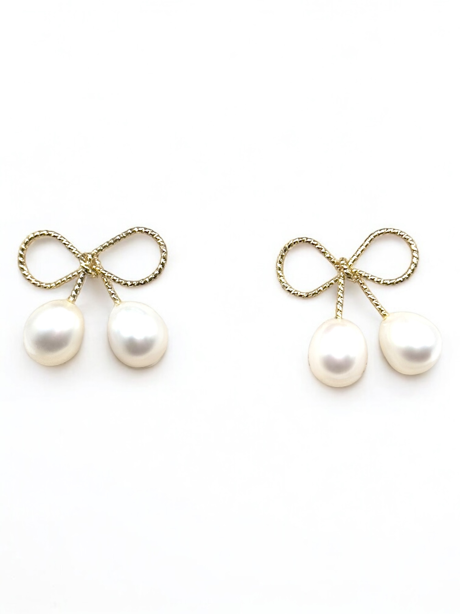 7 – 8 mm White Pearl Bow Stud Earrings
