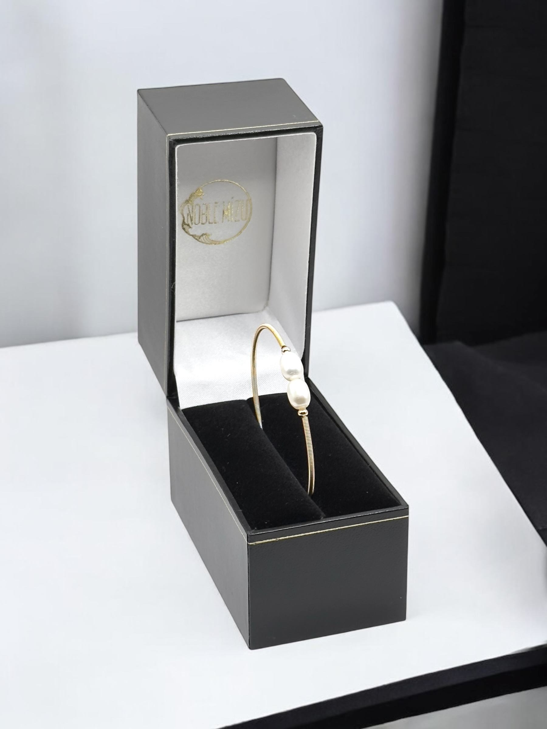 6 – 7 mm White Pearl Gold Plated Bangle