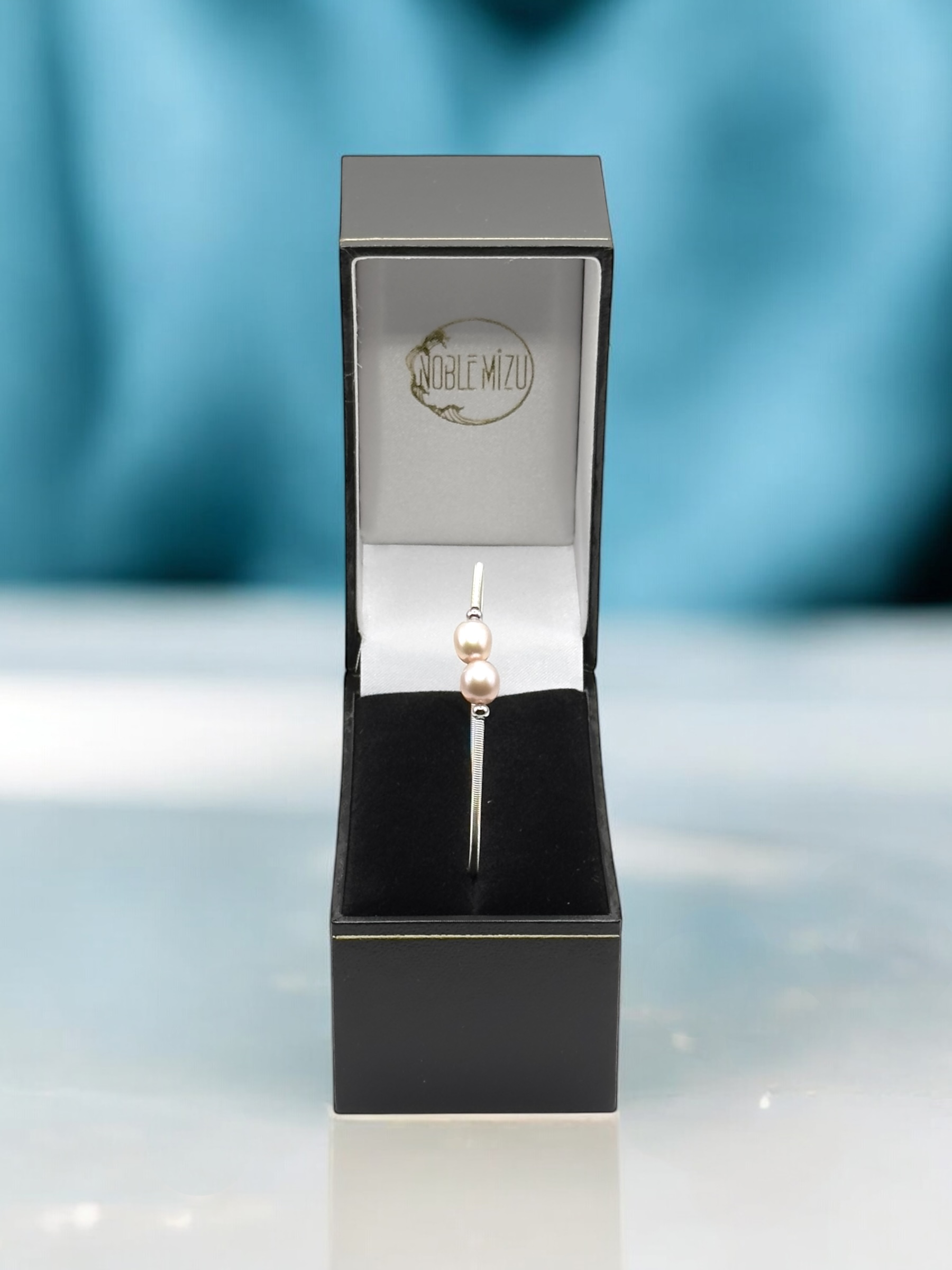 6 – 7 mm Champagne Pearl Stainless Bangle