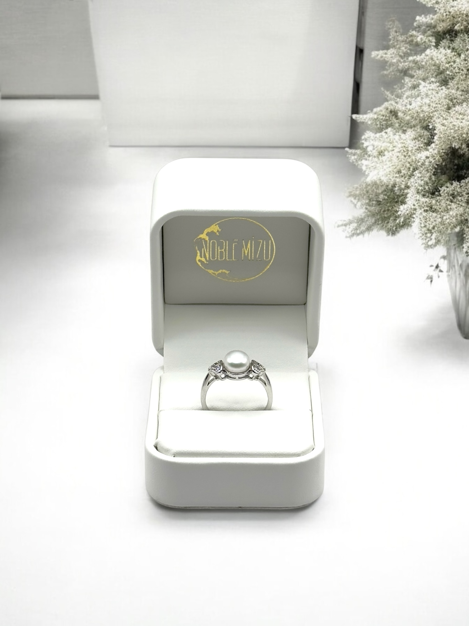 7 – 8 mm White Pearl with Crystal Ring