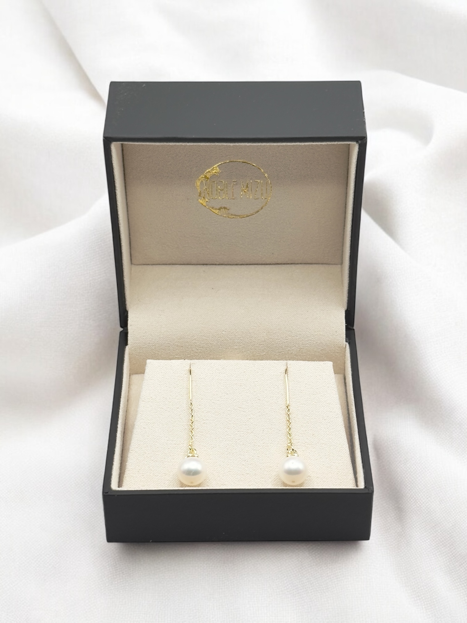 8 – 9 mm White Pearl Hook Dangling Earrings