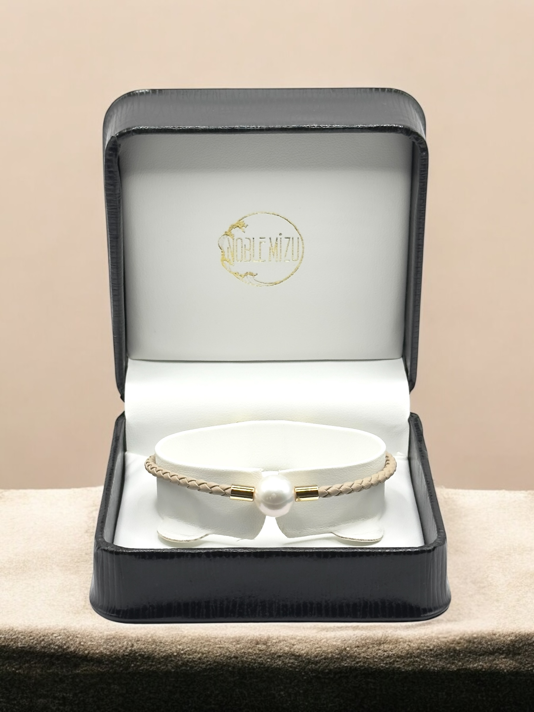 11 – 12 mm White Pearl Gray Leather Strap Bracelet