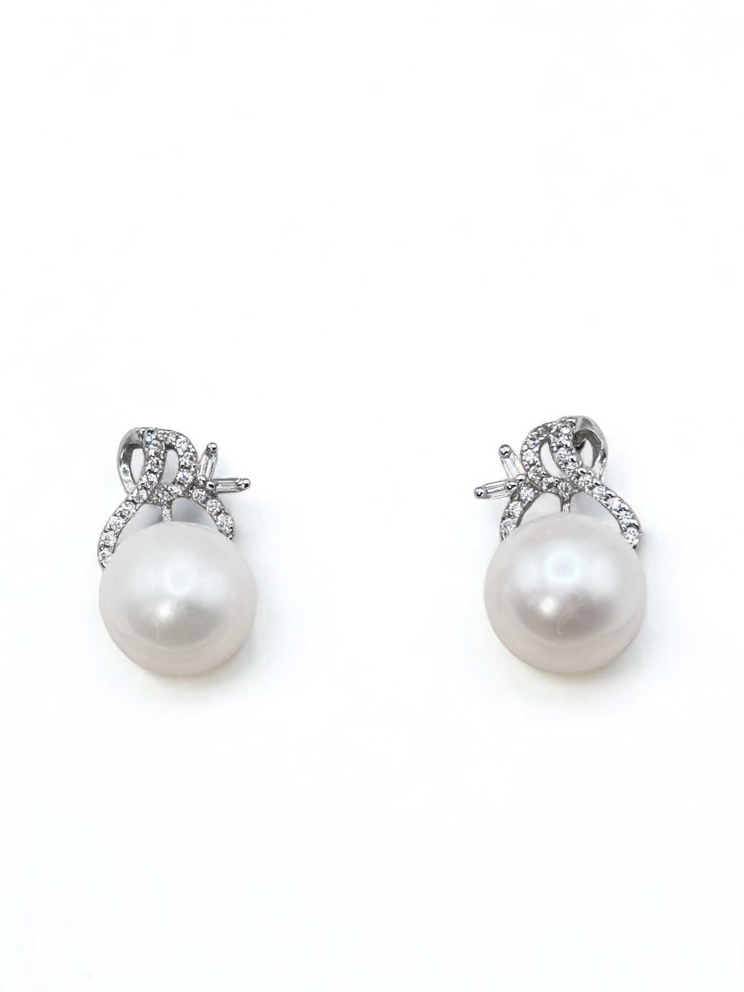 11 – 12 mm White Pearl Bow Shaped Stainless Stud Earrings