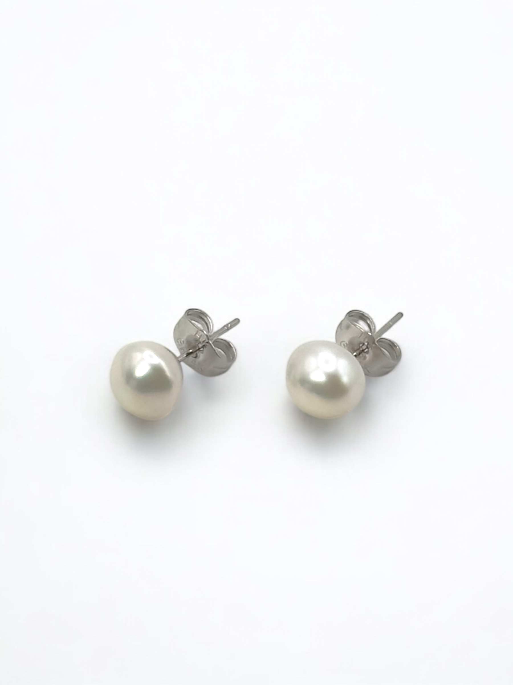 9 – 10 mm White Pearl Stud Earrings