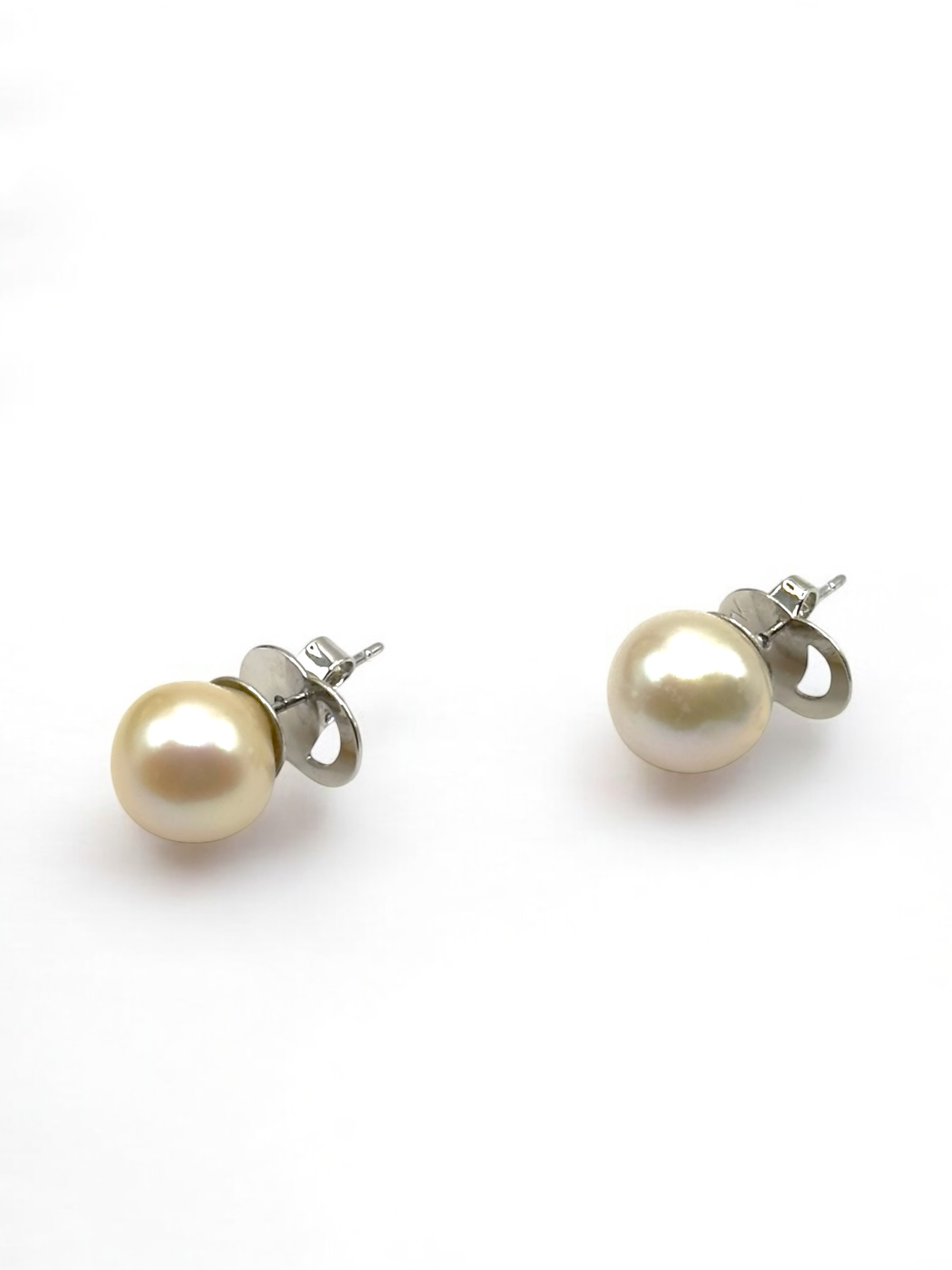 11 – 12 mm Cream Pearl Stainless Stud Earrings